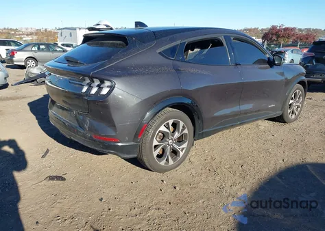 2022 Ford Mustang Mach-E Premium z USA, uszkodzony, nr VIN 3FMTK3SS6NMA03413